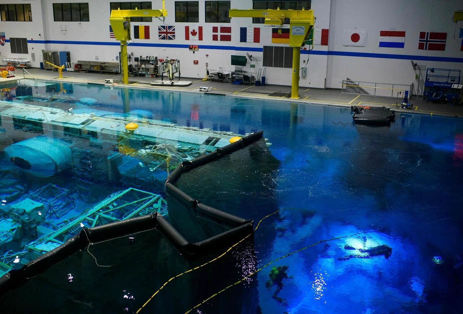 con nguoi len Mat Trang anh 3