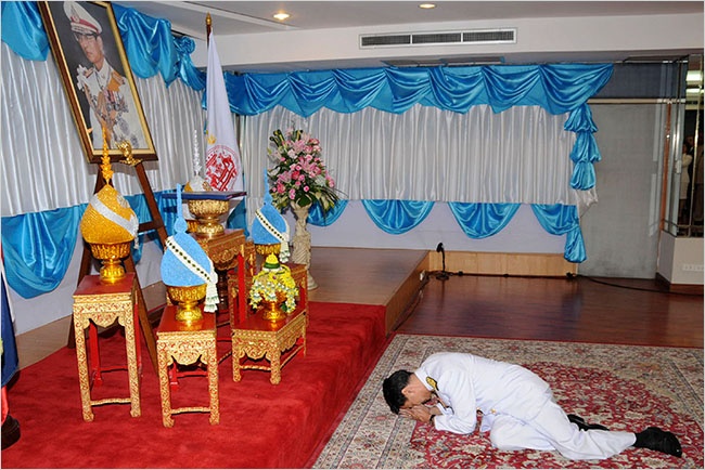 Cac doi thu tuong Thai va long ton kinh Quoc vuong Bhumibol hinh anh