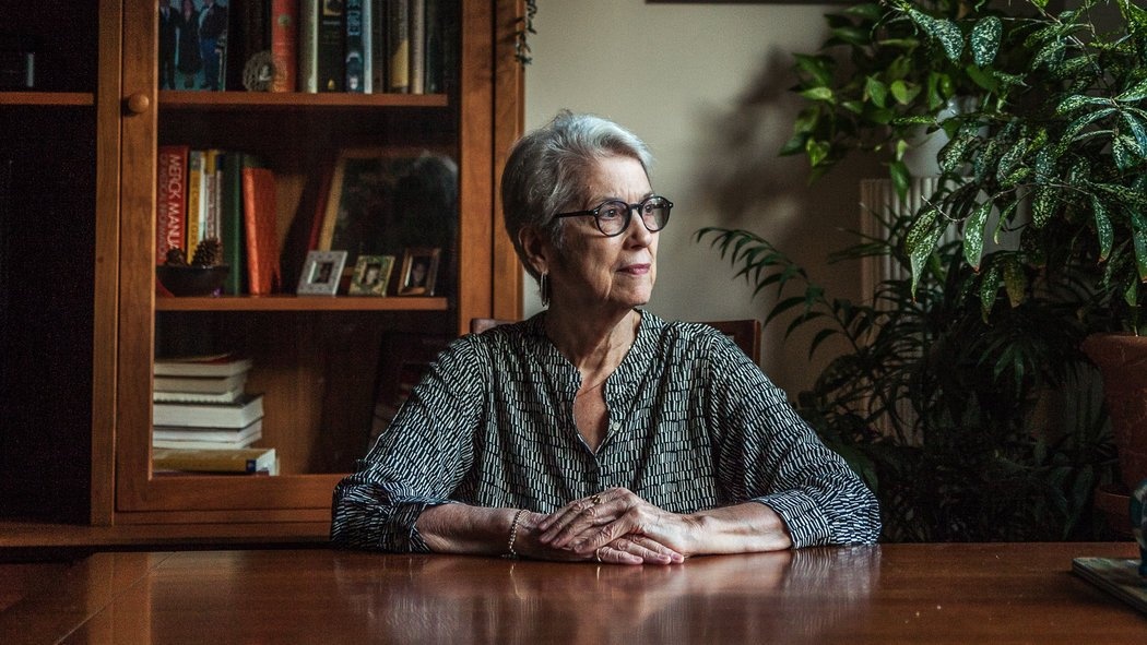 Trump sờ soạng phụ nữ ảnh 2 Trump so soang phu nu anh 2