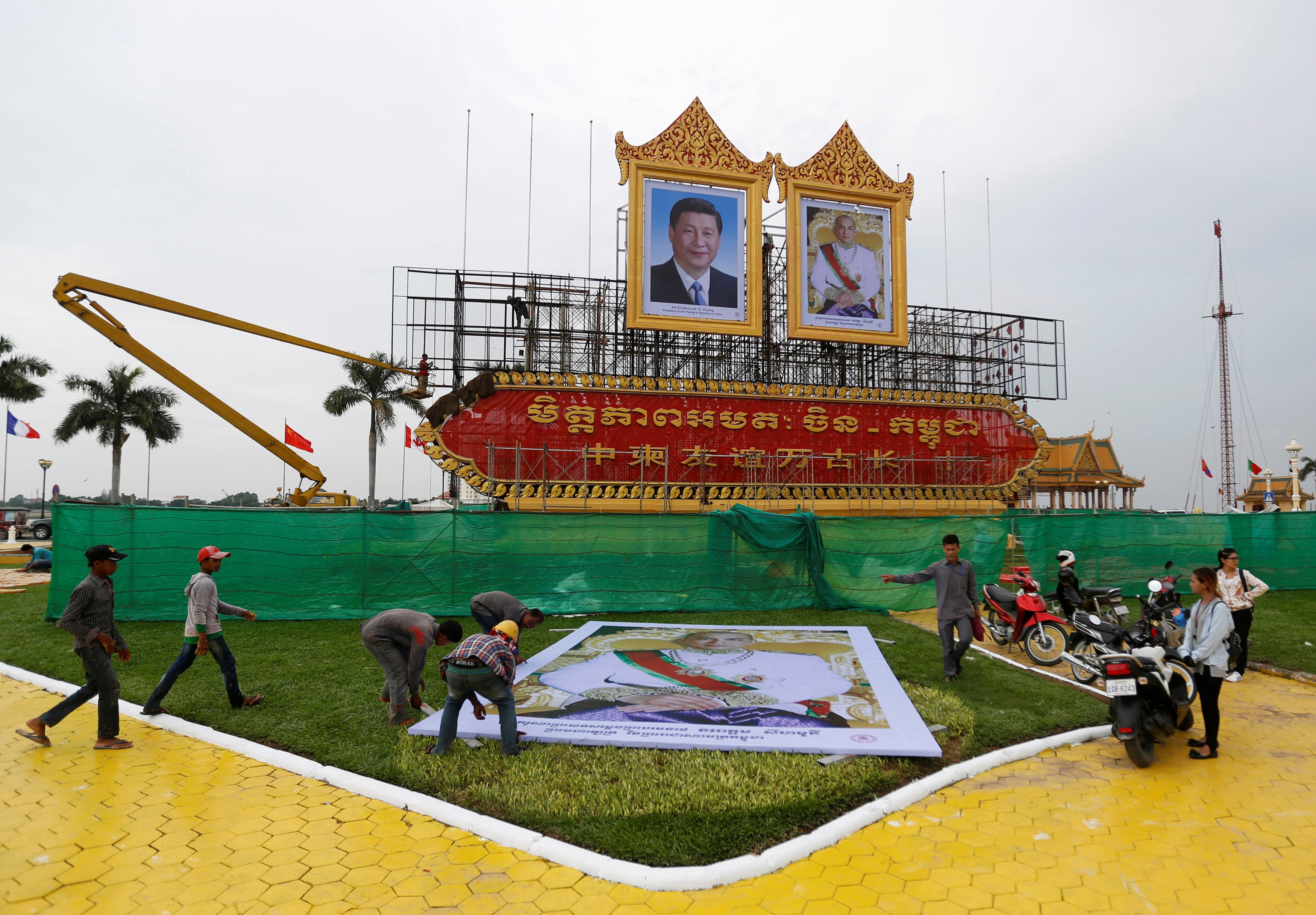 Tap Can Binh tham Campuchia anh 1