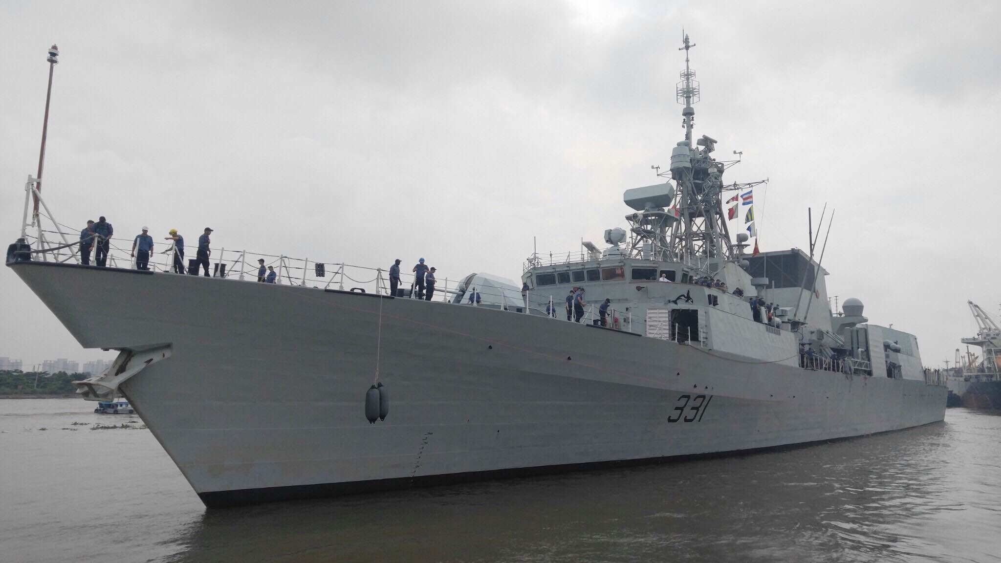 tau hai quan Canada tham Viet Nam anh 1