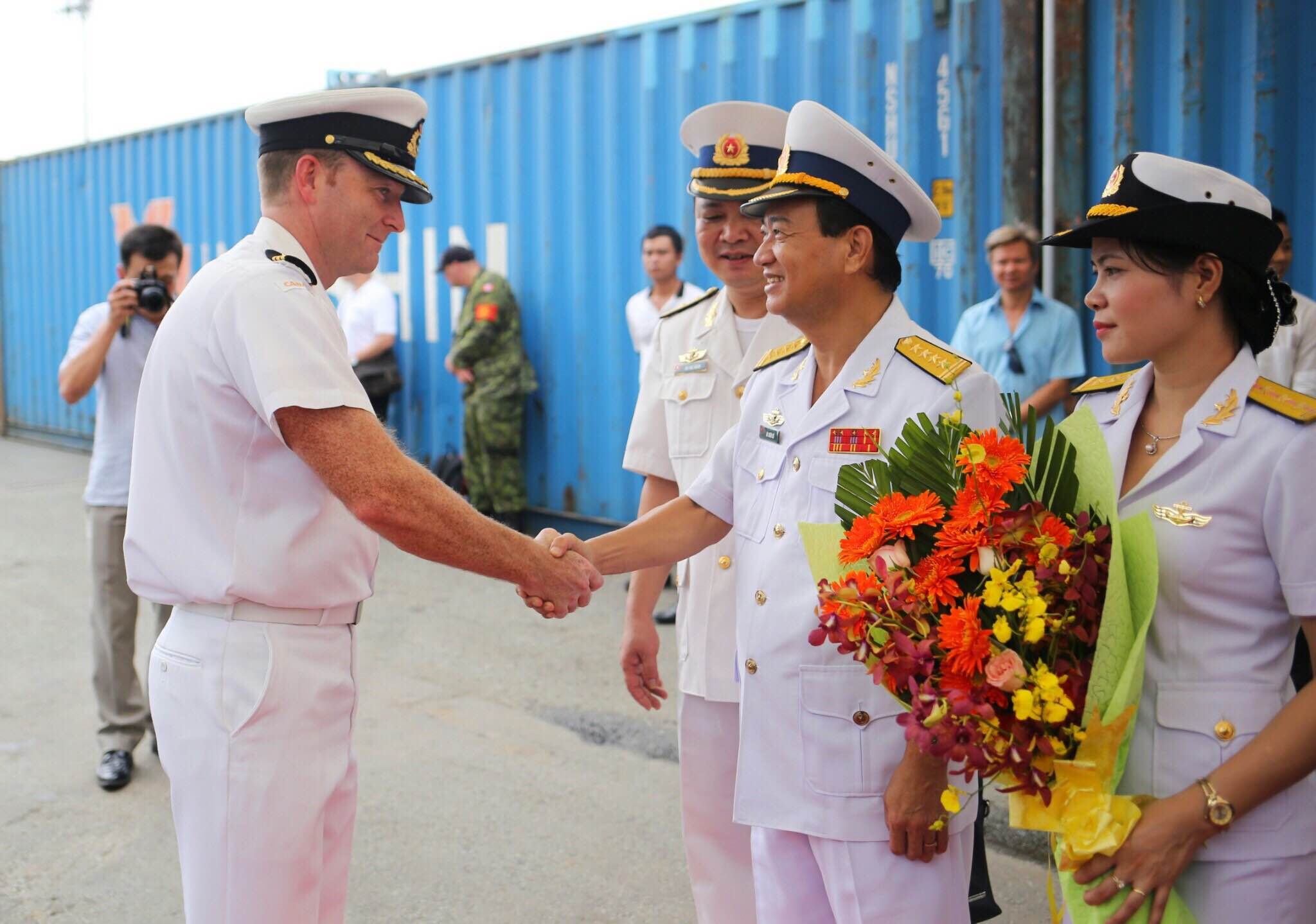 tau hai quan Canada tham Viet Nam anh 2