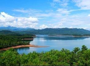 My ho tro mien Trung Viet Nam phat trien ben vung hinh anh