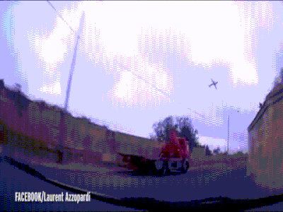 May bay lao xuong dat phat no tai Malta hinh anh