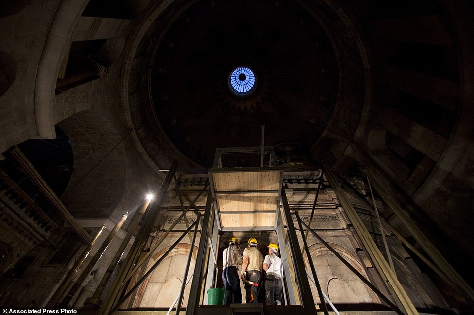 mo cua Chua Jesus duoc mo nap anh 7