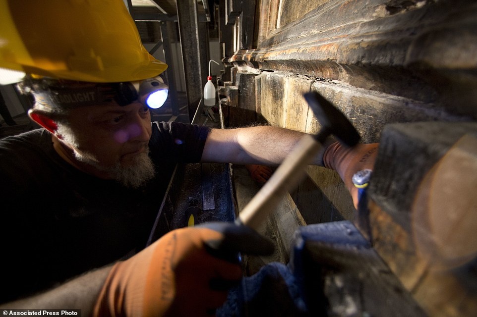 mo cua Chua Jesus duoc mo nap anh 8