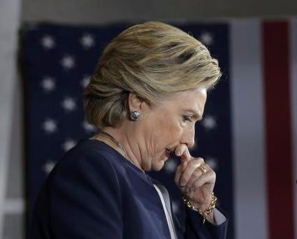 Quy Clinton thua nhan 'im lang' nhan qua trieu USD tu Qatar hinh anh