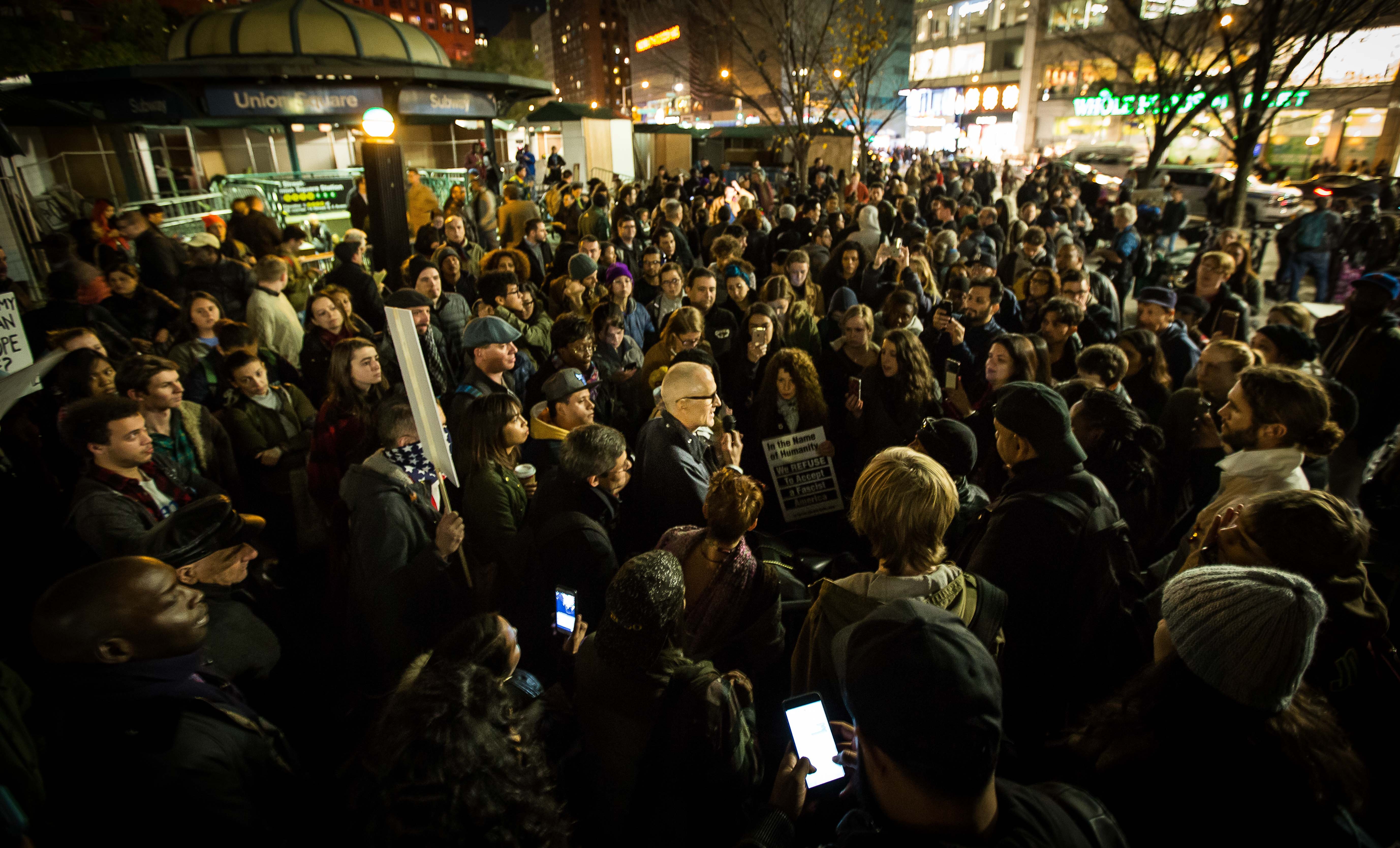 bieu tinh chong Donald Trump anh 1