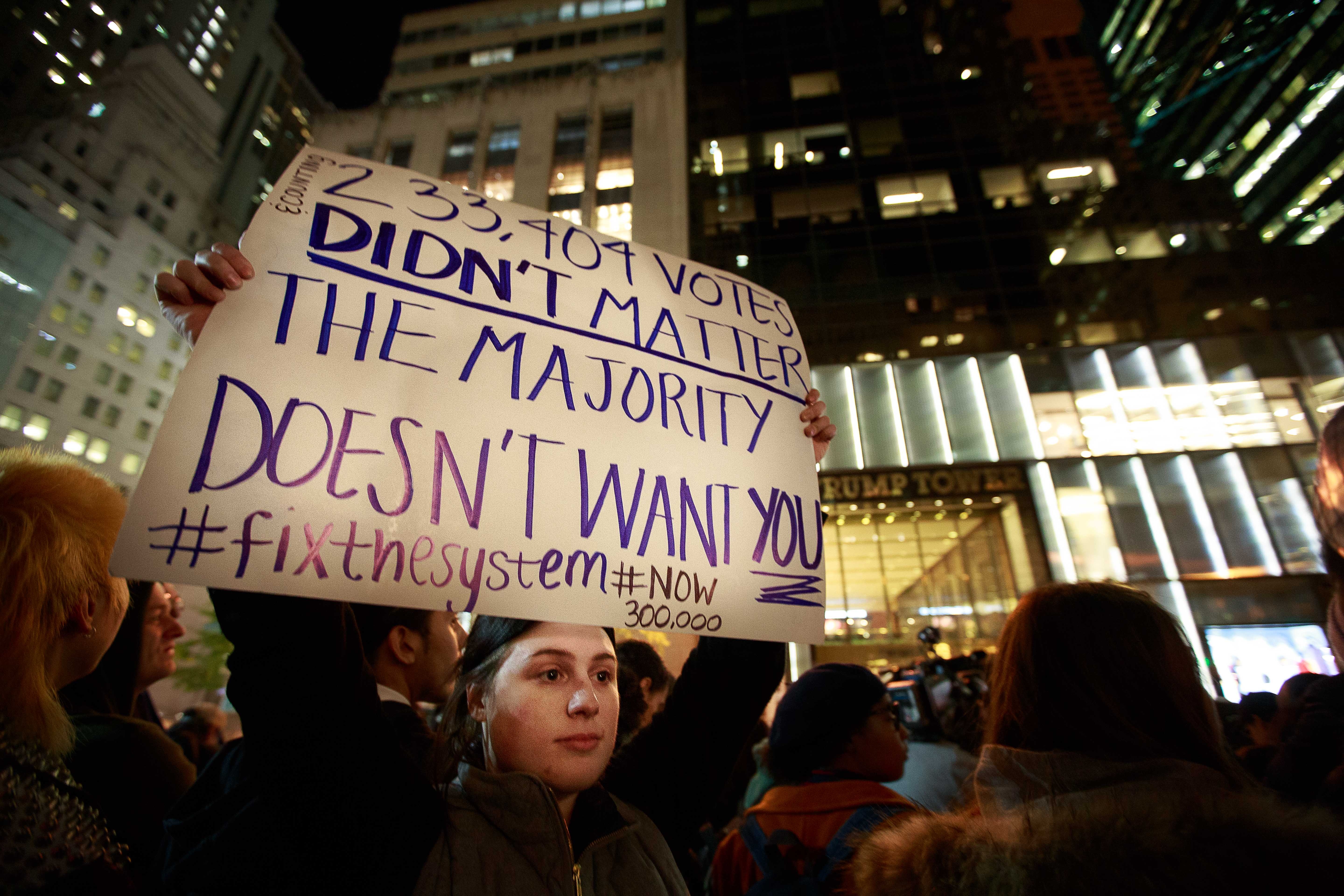 bieu tinh chong Donald Trump anh 9