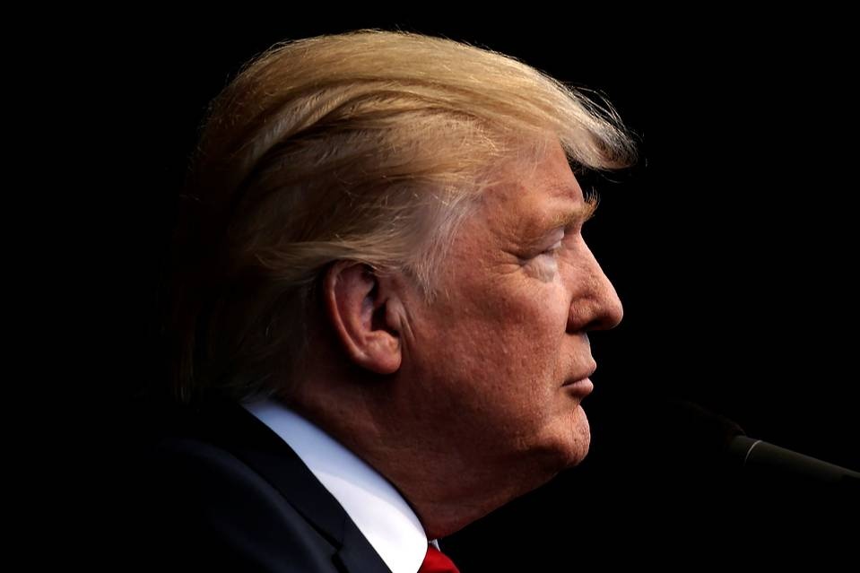 8 dieu Trump 'boi phan' cu tri sau khi dac cu hinh anh