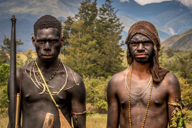 bo lac Dani chat ngon tay anh 8