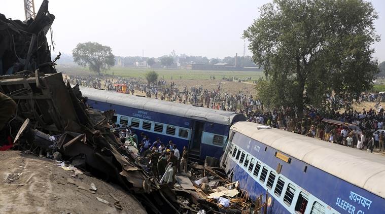 Hien truong vu tau hoa trat banh, hon 120 nguoi chet o An Do hinh anh