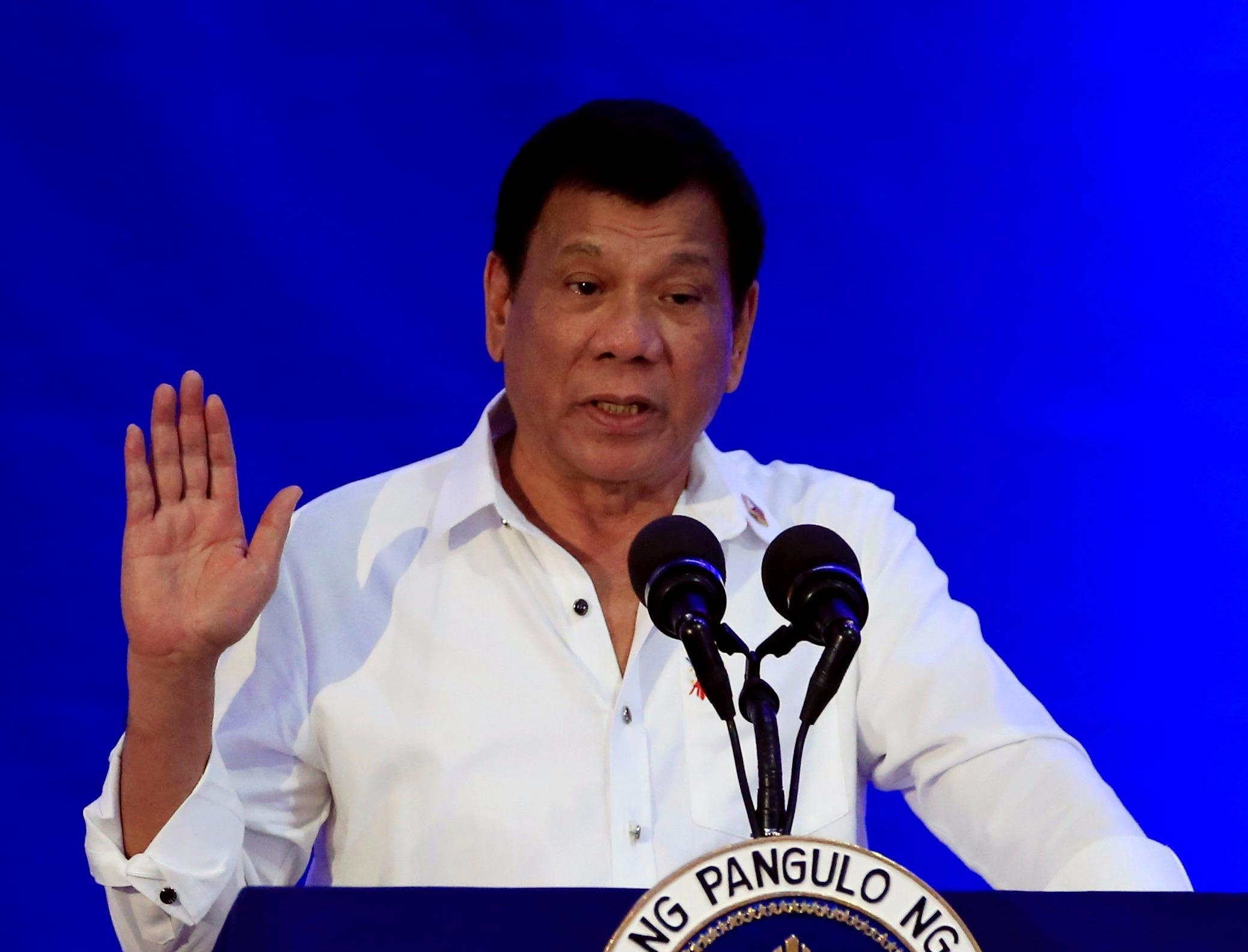 Bat chap luat quoc te, Duterte ung ho phat tu tre tu 9 tuoi hinh anh