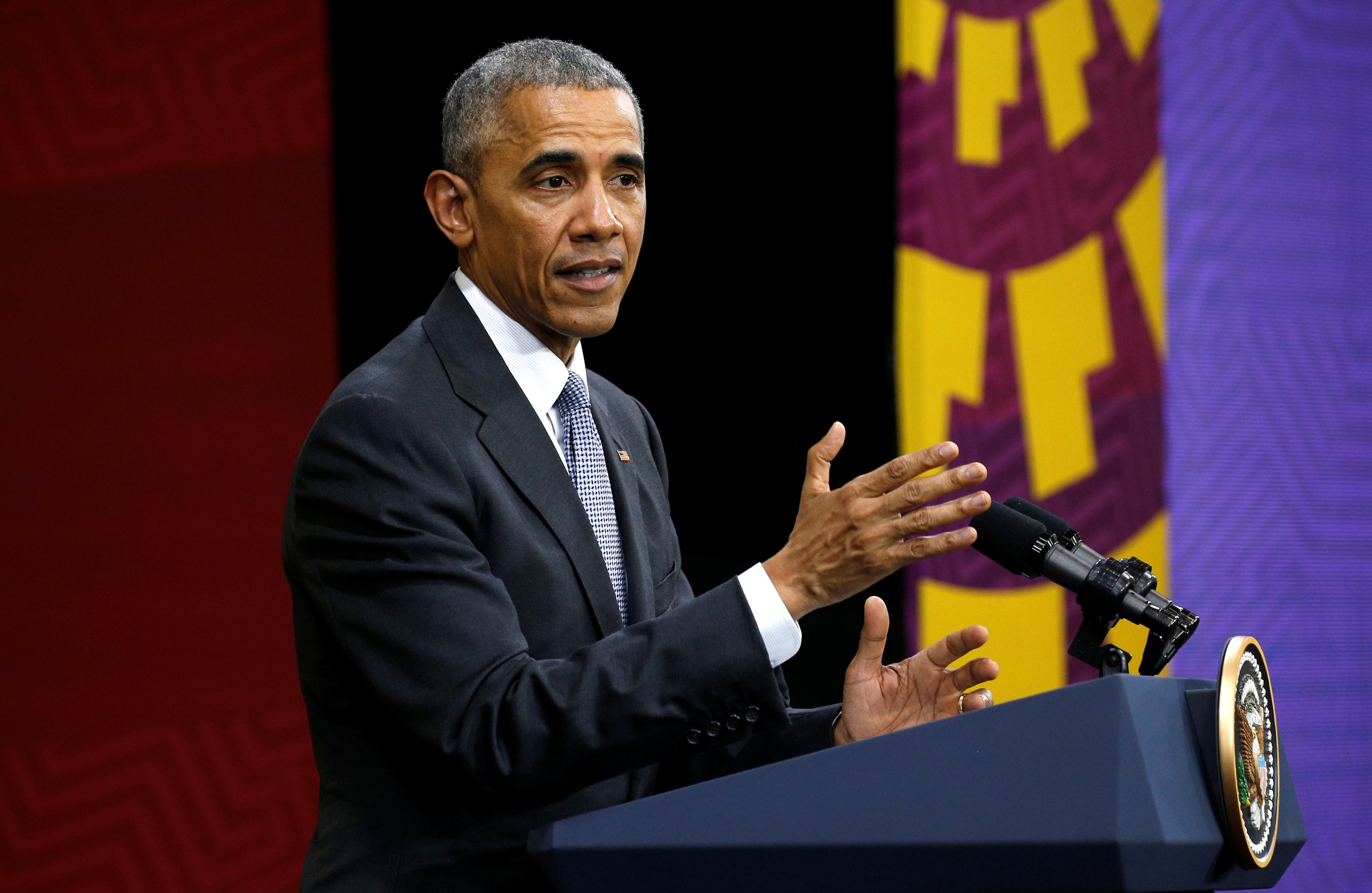 Obama co the phe binh Trump anh 1