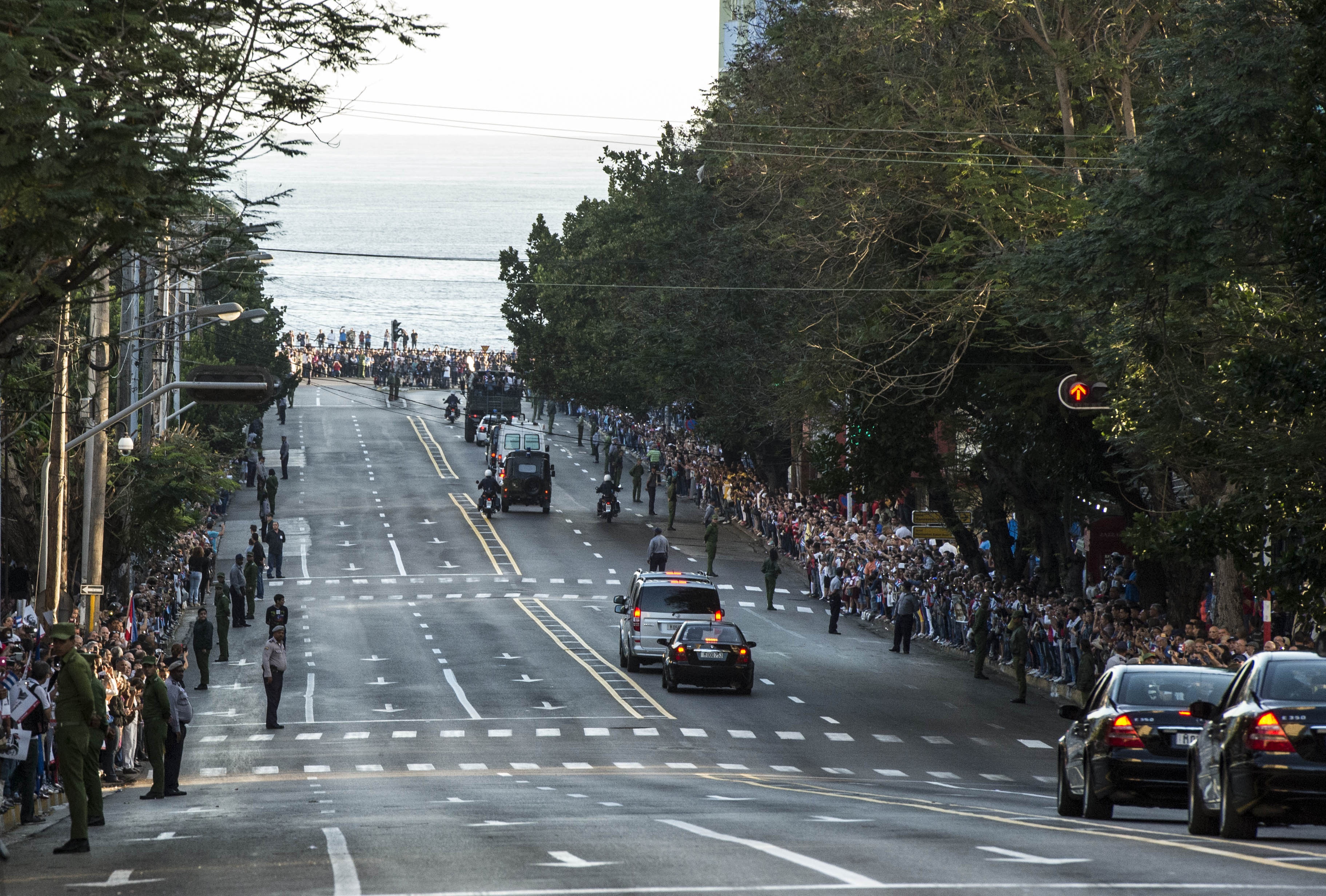 doan xe cho tro cot Fidel Castro anh 3