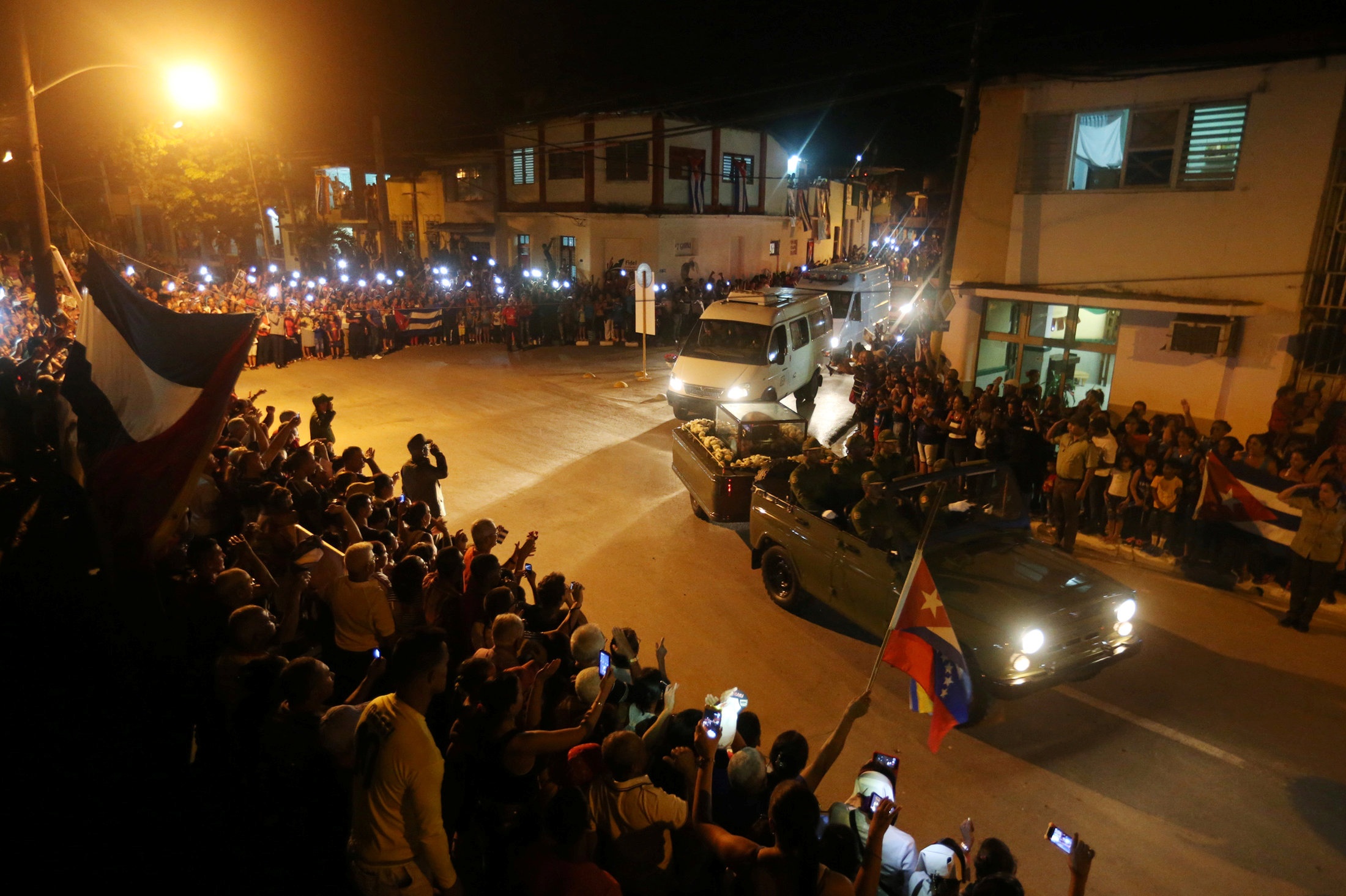 doan xe cho tro cot Fidel Castro anh 8