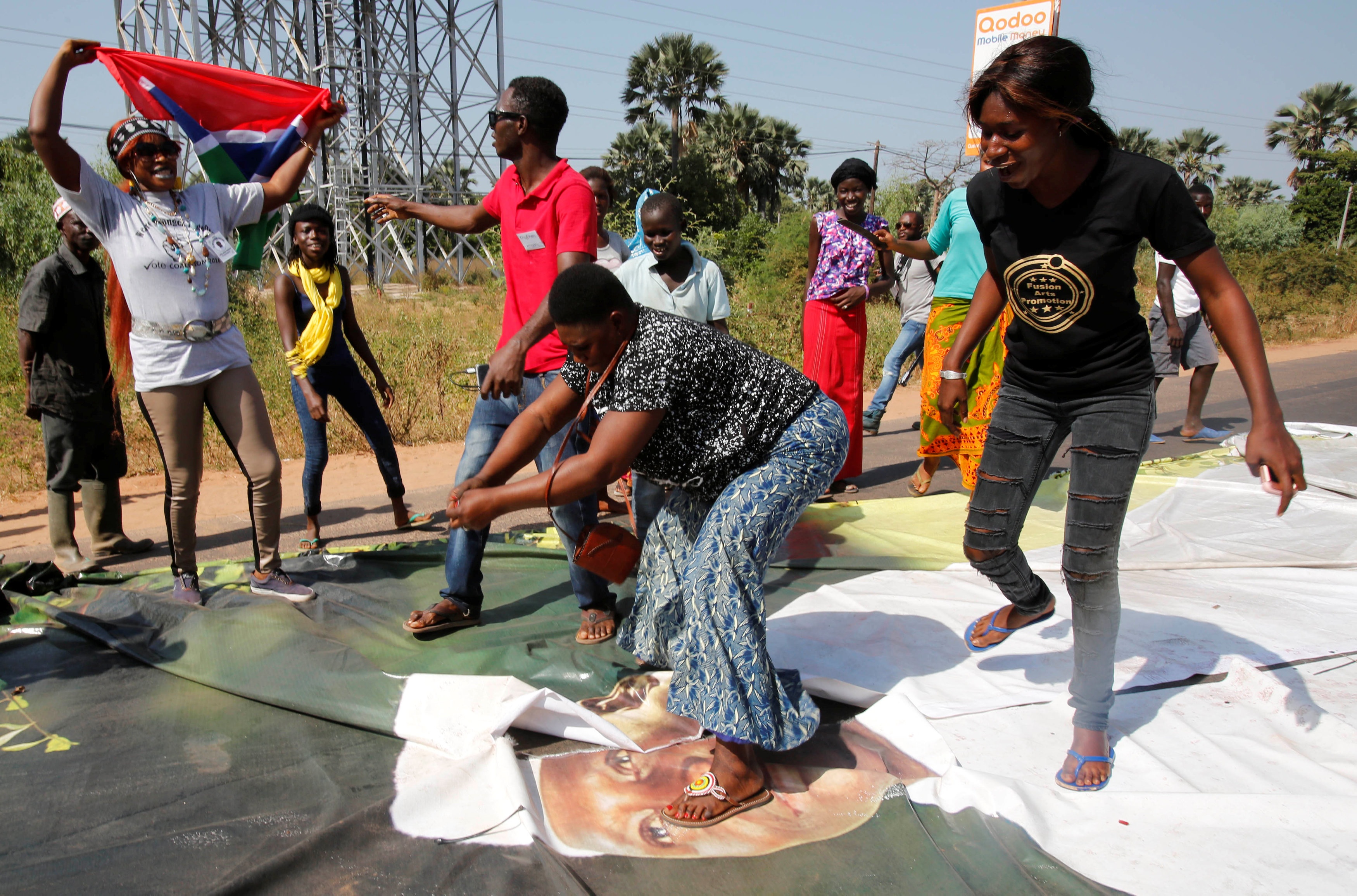 bau cu tong thong o Gambia anh 3