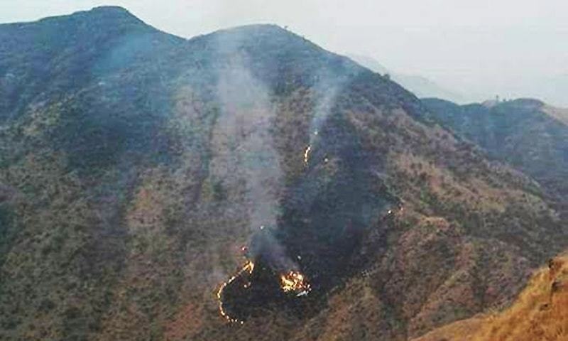 máy bay rơi ở Pakistan ảnh 1 may bay roi o Pakistan anh 1