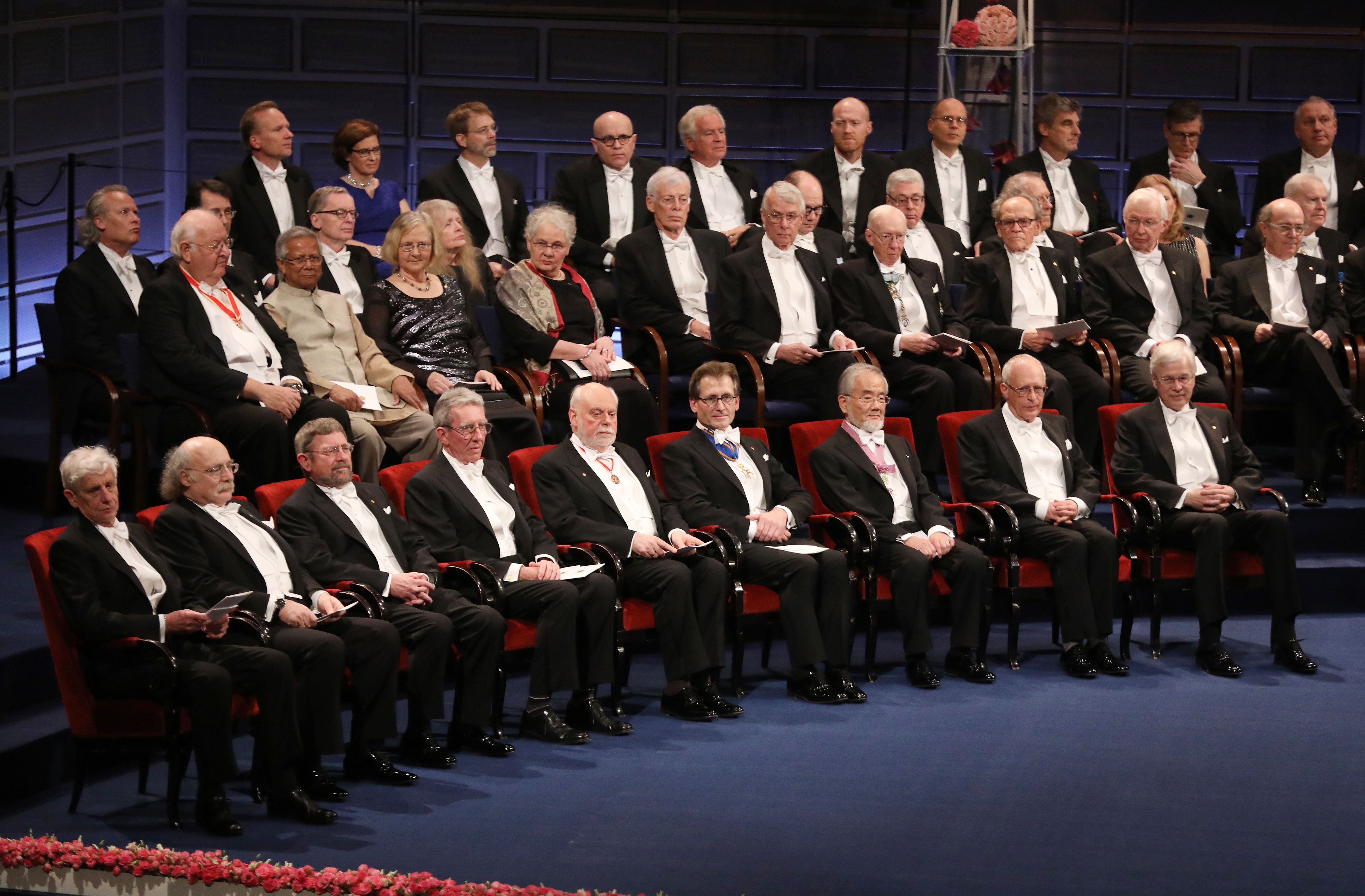 le trao giai Nobel 2016 anh 3