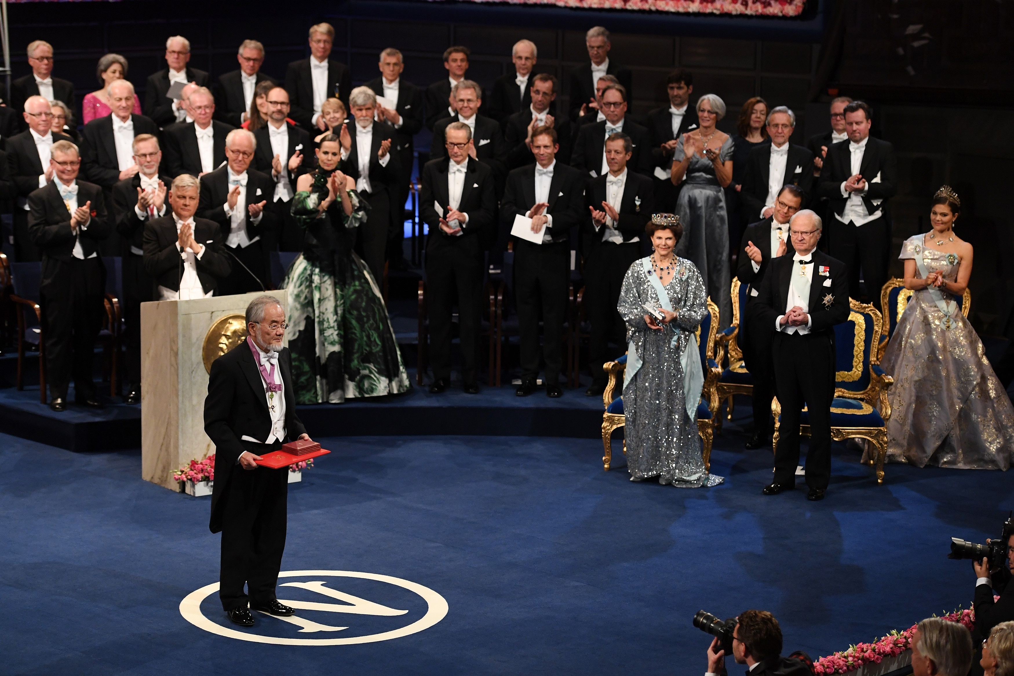 le trao giai Nobel 2016 anh 6