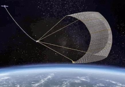 Nhat thu nghiem 'luoi than' don 100 trieu manh rac vu tru hinh anh