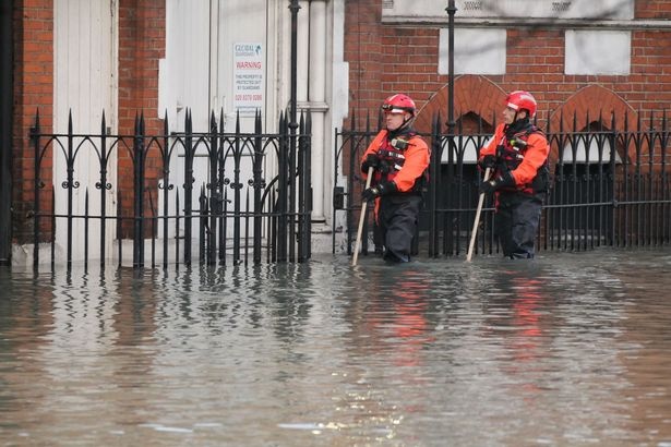 ngập lụt ở London ảnh 5 ngap lut o London anh 5