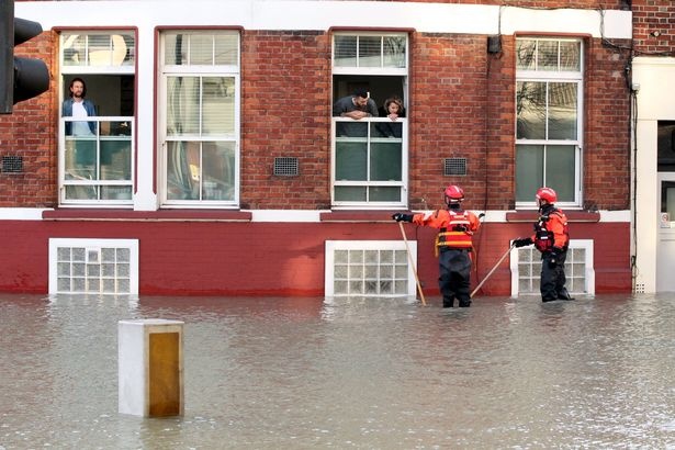 ngập lụt ở London ảnh 8 ngap lut o London anh 8