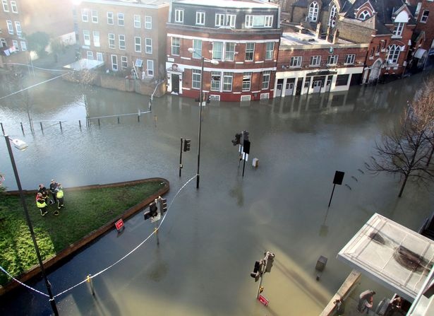 ngập lụt ở London ảnh 1 ngap lut o London anh 1