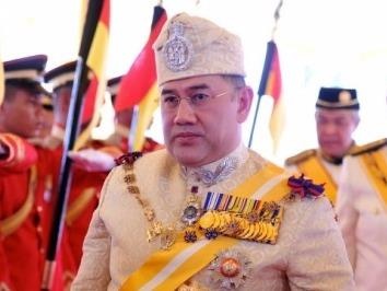 Tieu vuong tre nhat len ngoi vua Malaysia hinh anh