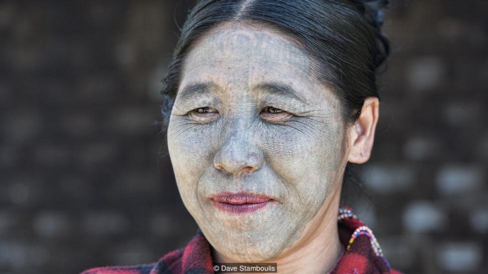 phụ nữ xăm mặt ở Myanmar ảnh 10 phu nu xam mat o Myanmar anh 10