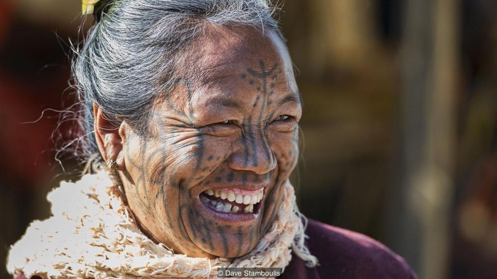 phụ nữ xăm mặt ở Myanmar ảnh 3 phu nu xam mat o Myanmar anh 3