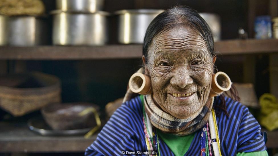 phụ nữ xăm mặt ở Myanmar ảnh 4 phu nu xam mat o Myanmar anh 4
