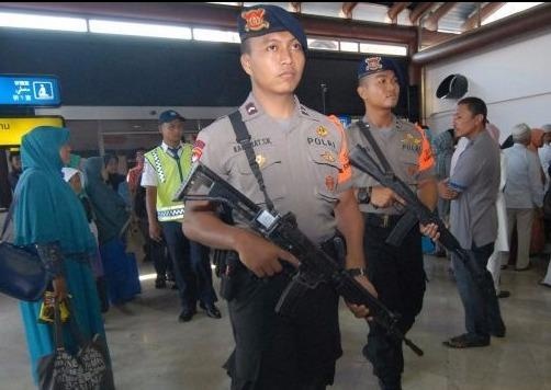 Phien quan Indonesia am muu tan cong bang ma tau dip nam moi hinh anh