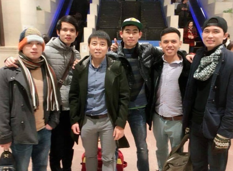 Nguoi Viet bon phuong cung the gioi don chao nam moi hinh anh