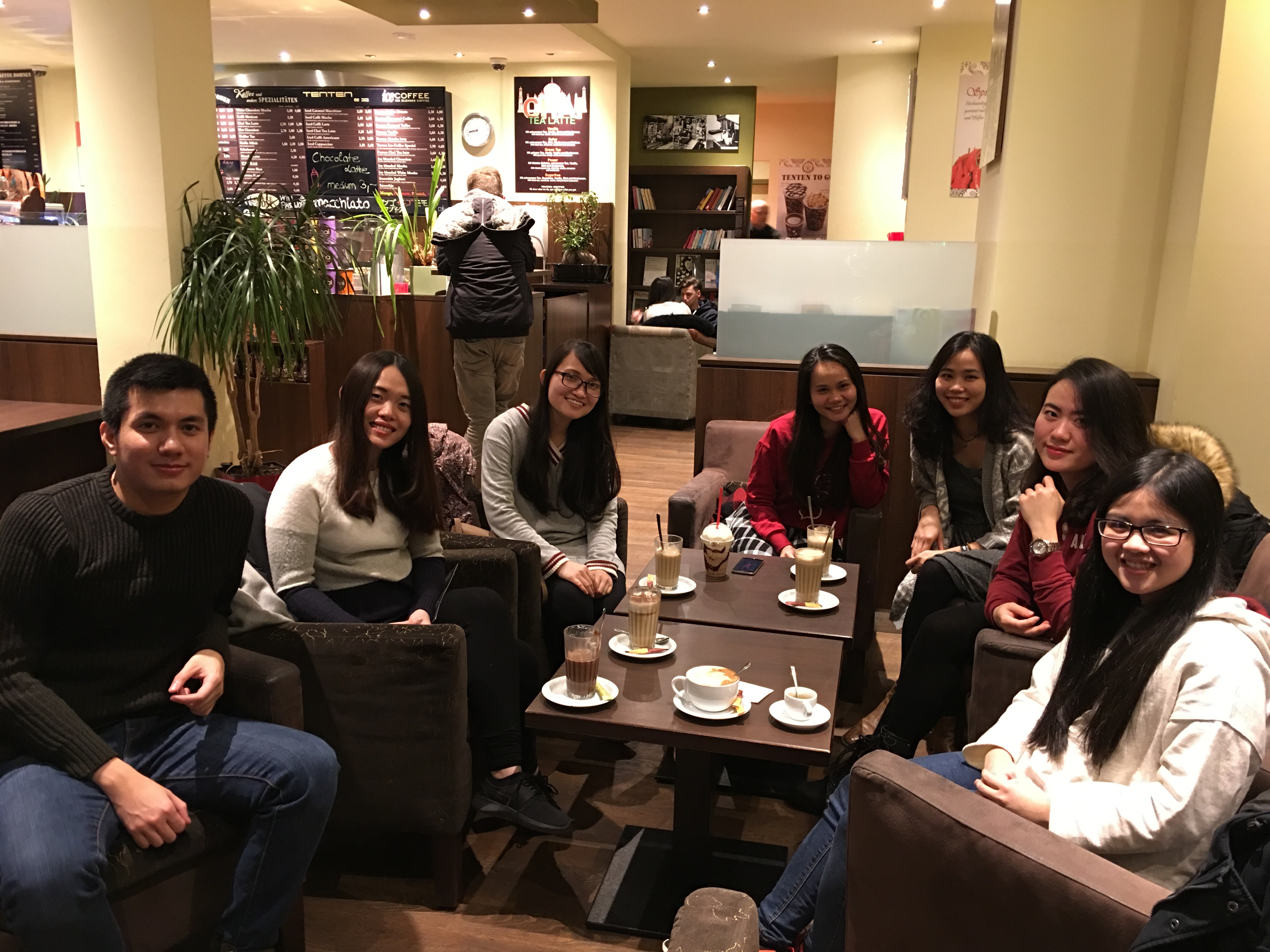 nguoi Viet o nuoc ngoai don nam moi anh 4