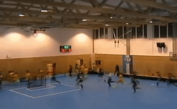 Tran nha sup vi tuyet roi day, 80 nguoi thoat chet hinh anh