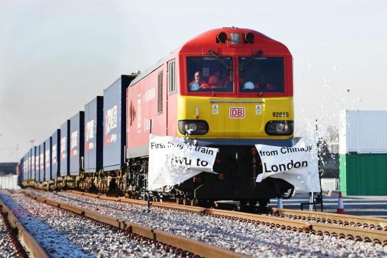 Doan tau dau tien tu Trung Quoc den Anh da ve dich hinh anh
