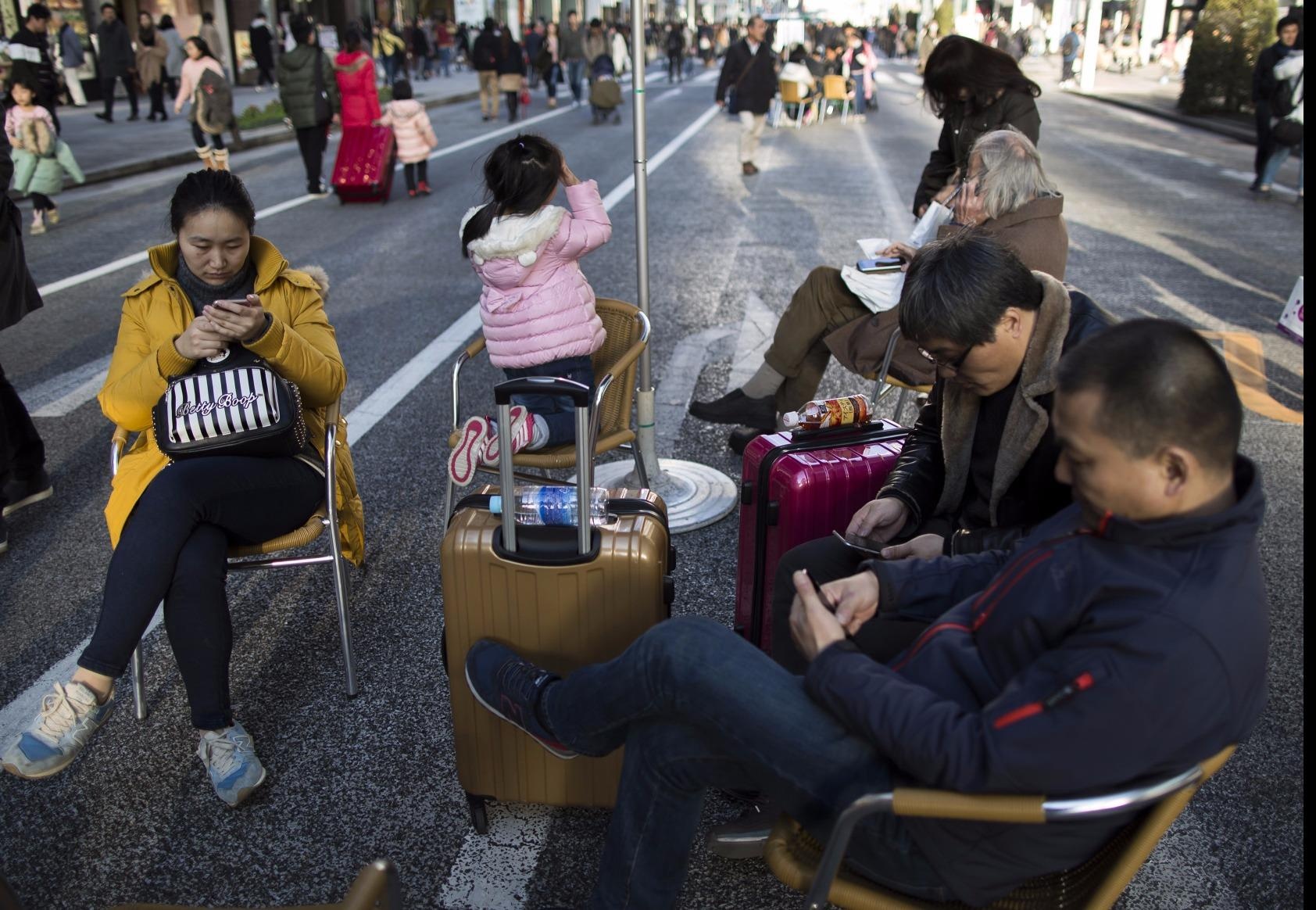 Trao luu ra nuoc ngoai tron Tet o Trung Quoc hinh anh