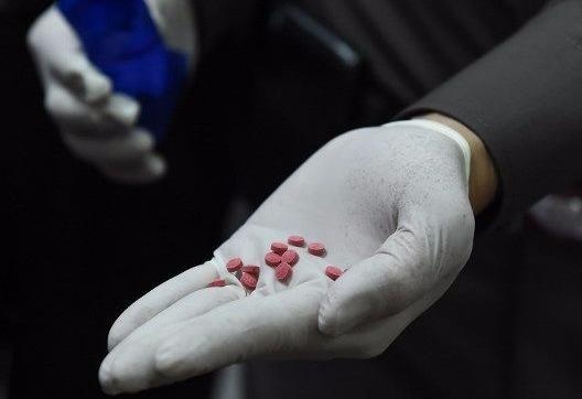 Nha su Myanmar giau hang trieu vien ma tuy tai chua hinh anh