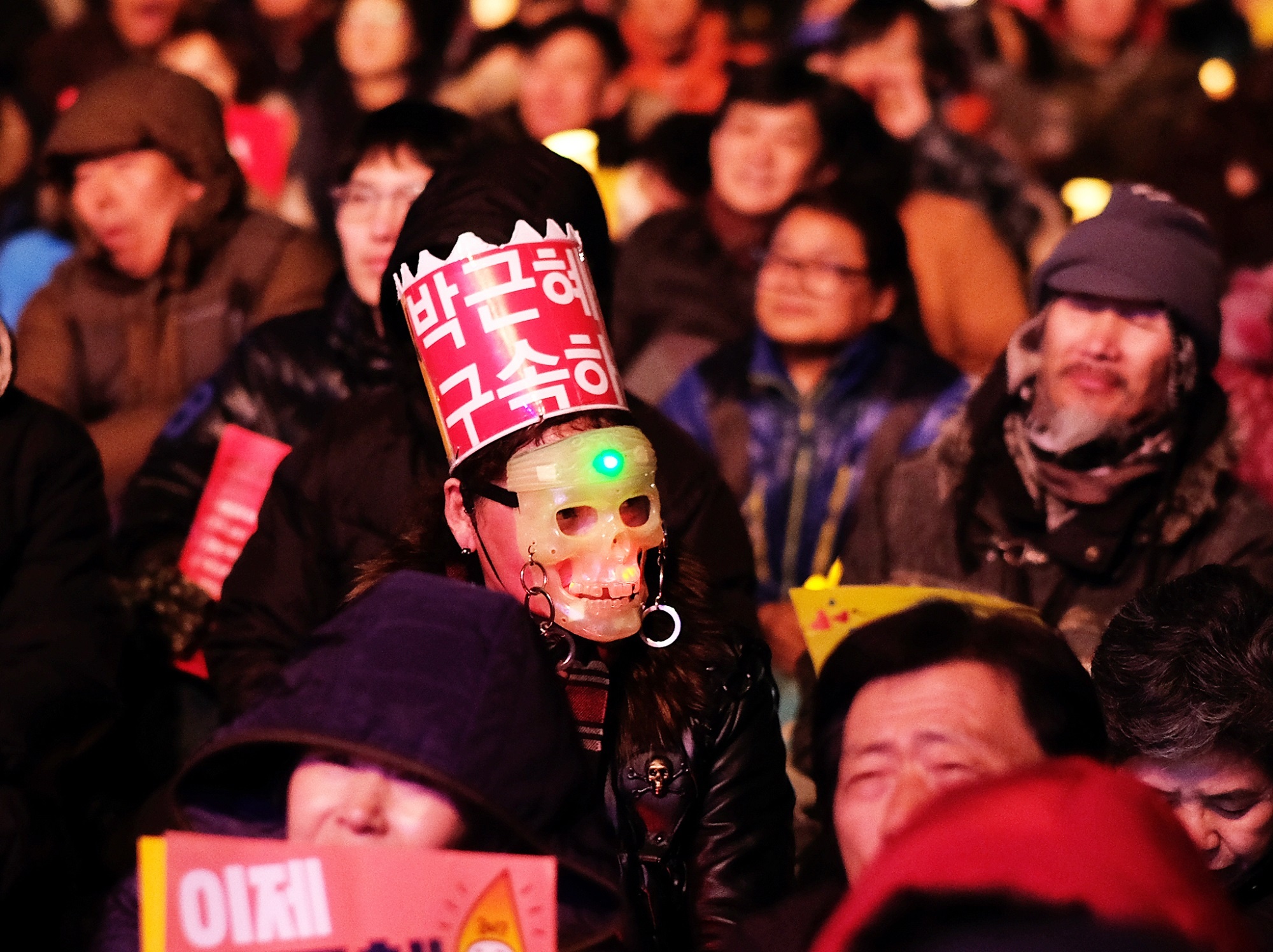 Hang nghin nguoi Han Quoc hat mung Tong thong Park bi phe truat hinh anh