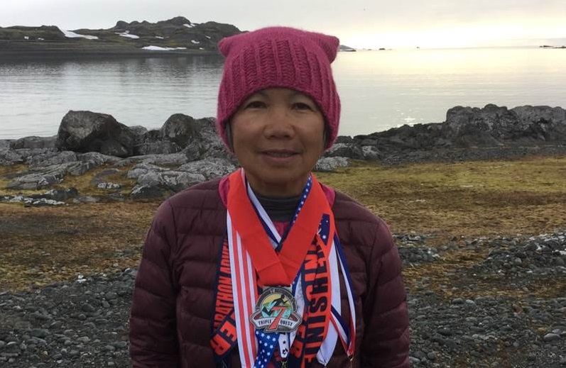 cu ba goc Viet chay marathon o 7 chau luc anh 1