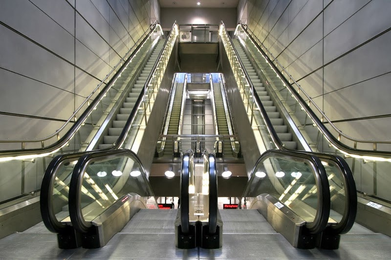 Thang may bat ngo doi huong, 18 nguoi bi thuong o Hong Kong hinh anh