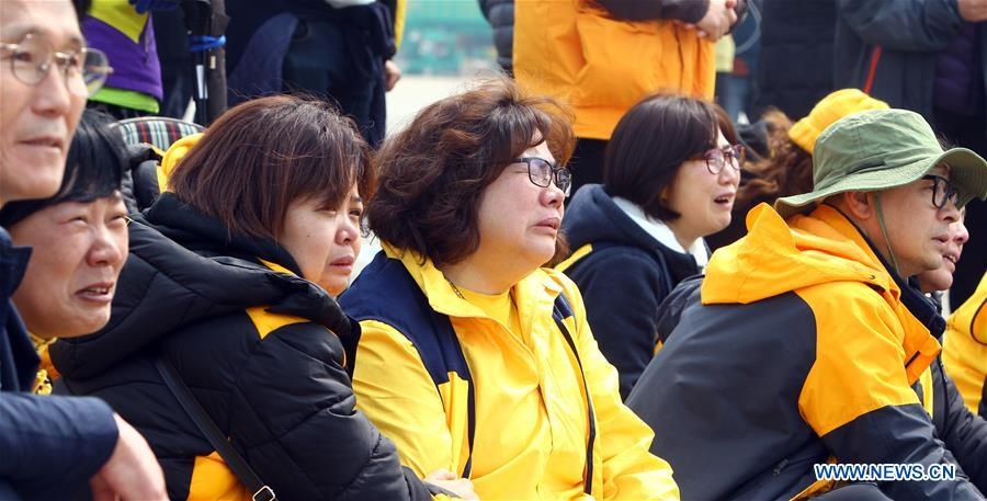 pha Sewol duoc dua vao bo anh 7