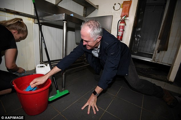 thủ tướng Úc cọ nhà bếp ảnh 1 thu tuong Uc co nha bep anh 1