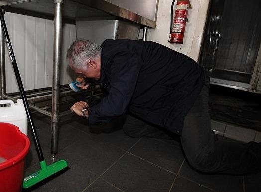 Thu tuong Australia lau nha bep o vung ngap lut hinh anh