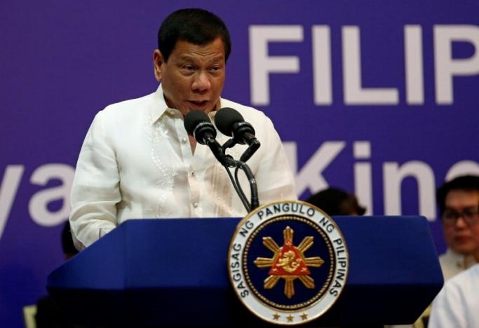 TT Duterte bi Sat thu 'biet doi tu than' kien ra Toa Hinh su Quoc te hinh anh