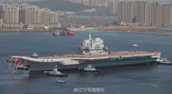 Tau san bay tu che dau tien cua Trung Quoc trong le ha thuy hinh anh
