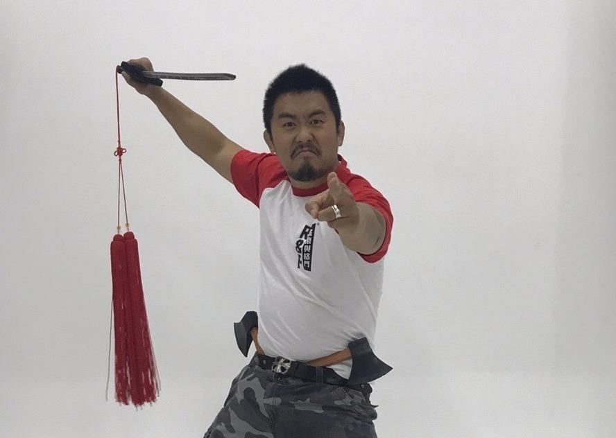 Sau thach thuc thai cuc quyen, vo si MMA che nhao y hoc co truyen TQ hinh anh