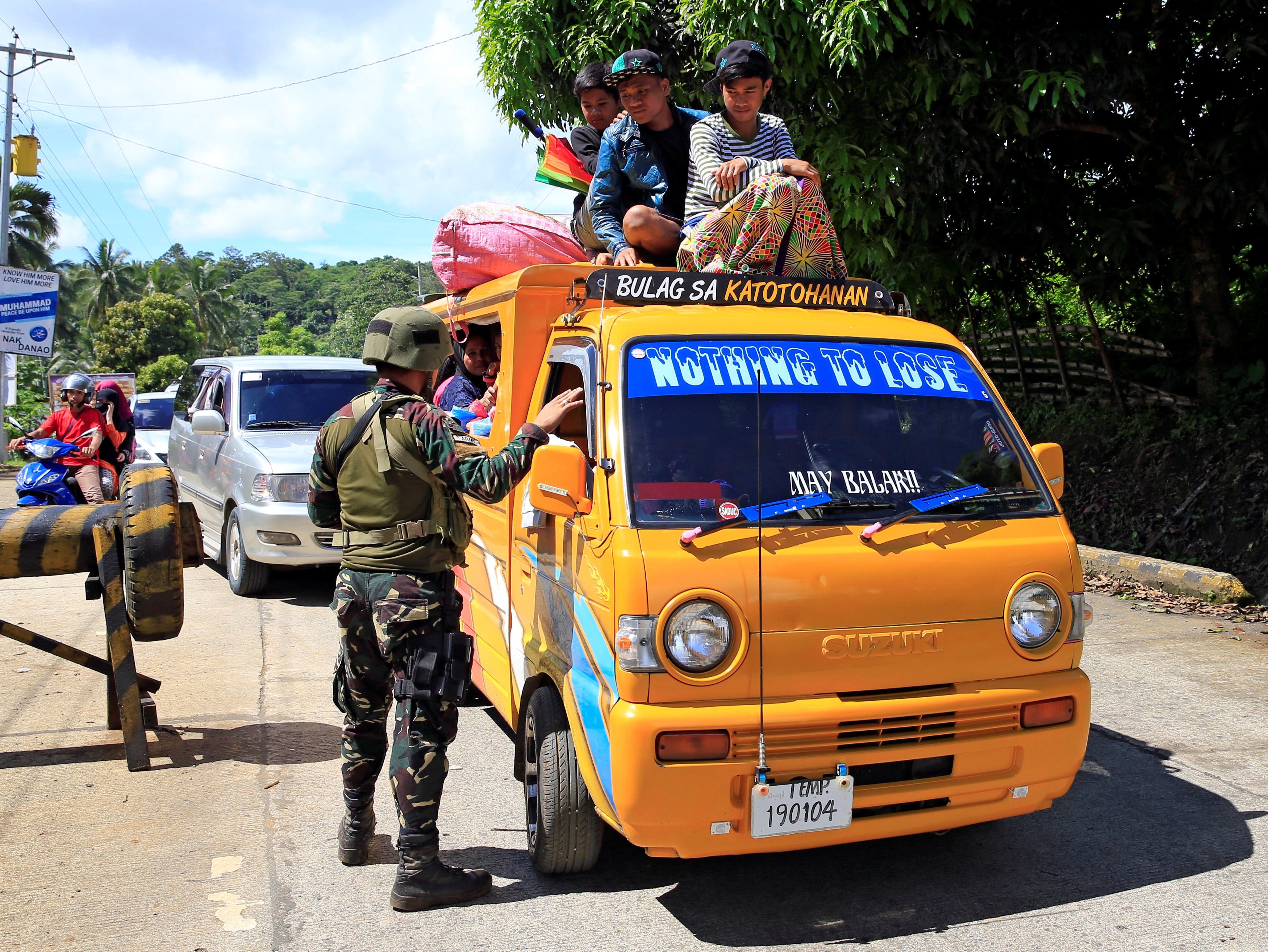 Canh chay loan nhu thoi chien tai Philippines hinh anh