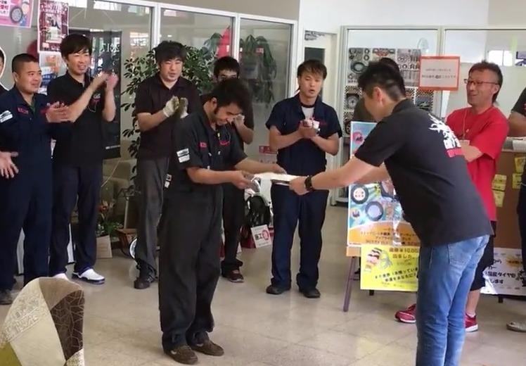 Chu nguoi Nhat tuyen duong chang trai Viet cuu nguoi tu tu hinh anh